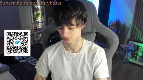 Snapshot of oliverrgroove chatting on 31, 10, 2025 oliverrgroove online show from 31, 10, 2025