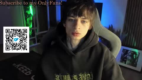 Snapshot of oliverrgroove chatting on 16, 11, 2025 oliverrgroove online show from 16, 11, 2025