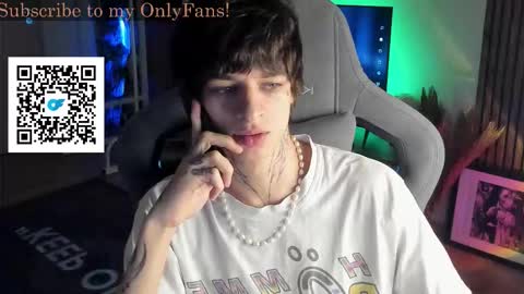 Snapshot of oliverrgroove chatting on 21, 11, 2025 oliverrgroove online show from 21, 11, 2025