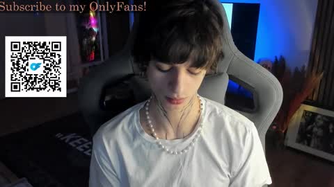 Snapshot of oliverrgroove chatting on 24, 11, 2025 oliverrgroove online show from 24, 11, 2025