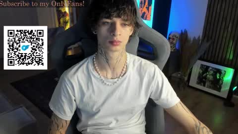 Snapshot of oliverrgroove chatting on 25, 11, 2025 oliverrgroove online show from 25, 11, 2025