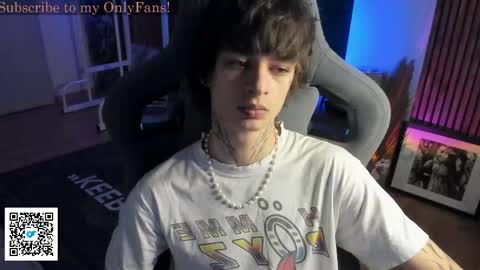 Snapshot of oliverrgroove chatting on 5, 12, 2025 oliverrgroove online show from 5, 12, 2025