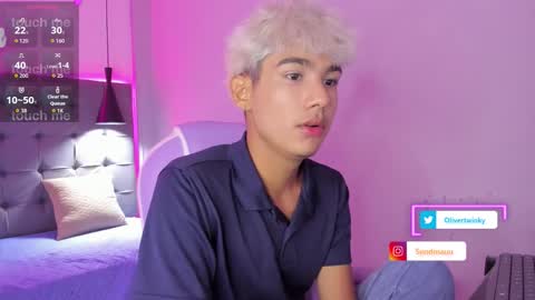 Snapshot of olivertwinky_ chatting on 14, 9, 2025 Oliver online show from 14, 9, 2025