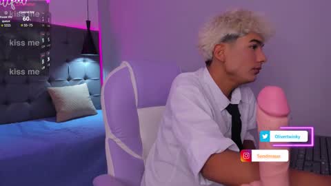 Snapshot of olivertwinky_ chatting on 22, 9, 2025 Oliver online show from 22, 9, 2025