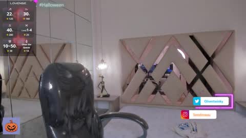 Snapshot of olivertwinky_ chatting on 7, 10, 2025 Oliver online show from 7, 10, 2025