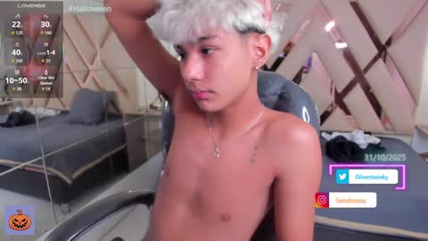 Snapshot of olivertwinky_ chatting on 25, 10, 2025 Oliver online show from 25, 10, 2025