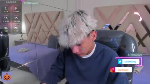 Snapshot of olivertwinky_ chatting on 30, 10, 2025 Oliver online show from 30, 10, 2025