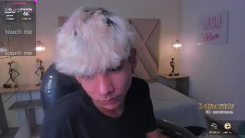 Snapshot of olivertwinky_ chatting on 13, 11, 2025 Oliver online show from 13, 11, 2025