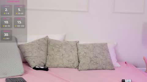 olivia_flamme online show from 3, 6, 2026