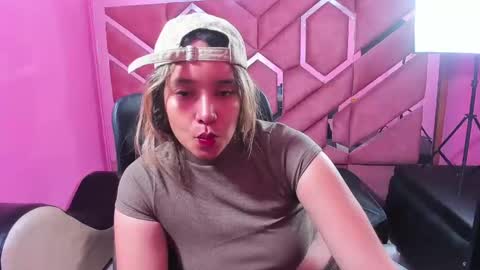  OLIVIA  online show from 2, 2, 2025