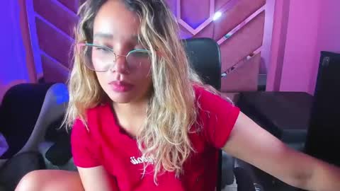  OLIVIA  online show from 20, 2, 2025