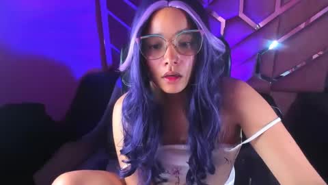  OLIVIA  online show from 4, 3, 2025