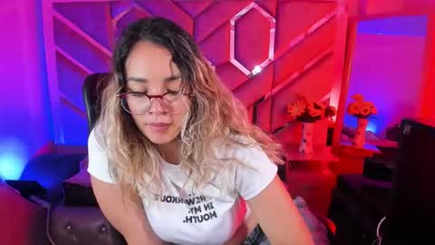  OLIVIA  online show from 19, 1, 2026