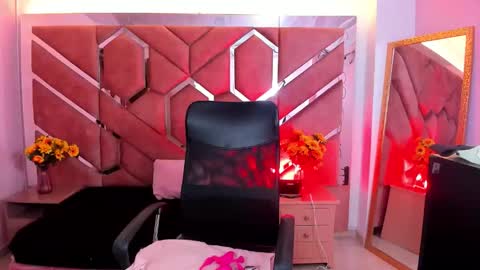  OLIVIA  online show from 11, 6, 2026