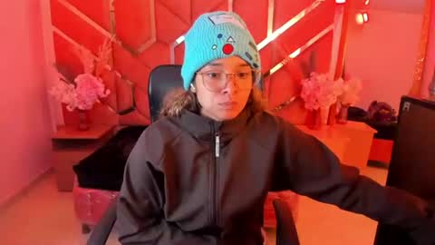 Snapshot of olivia_fox69 chatting on 20, 6, 2026 OLIVIA online show from 20, 6, 2026