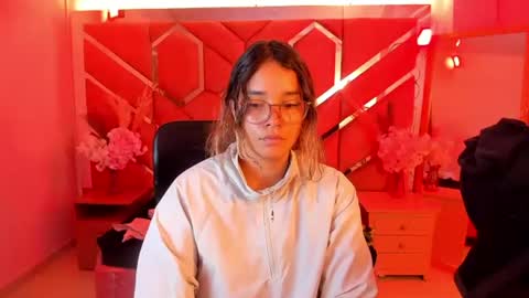 Snapshot of olivia_fox69 chatting on 22, 6, 2026 OLIVIA online show from 22, 6, 2026
