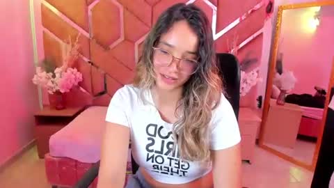 Snapshot of olivia_fox69 chatting on 24, 7, 2026 OLIVIA online show from 24, 7, 2026