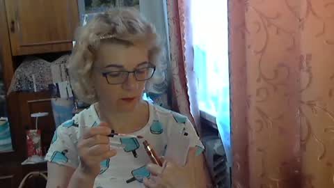 Olivia Mia online show from 15, 6, 2026