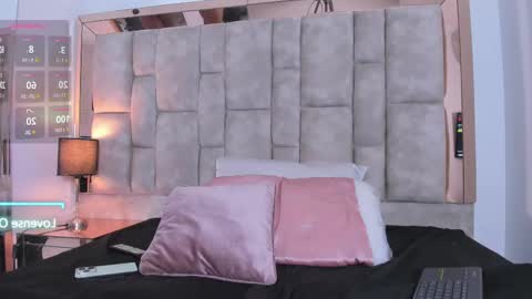 Olivia Evangelista online show from 23, 2, 2025