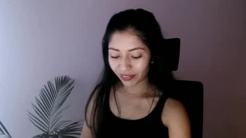 Snapshot of oliviaaa__ chatting on 28, 4, 2026 oliviaaa__ online show from 28, 4, 2026