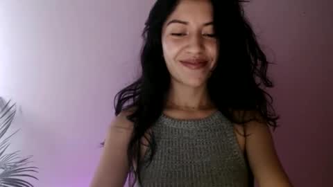 Snapshot of oliviaaa__ chatting on 28, 5, 2026 oliviaaa__ online show from 28, 5, 2026