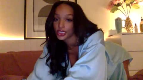 oliviaamara online show from 20, 5, 2026