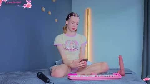 Snapshot of oliviaapink chatting on 26, 10, 2025 oliviaapink online show from 26, 10, 2025