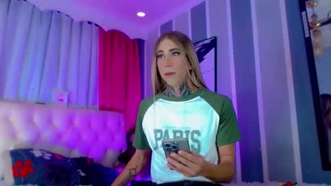 oliviahot01 online show from 21, 4, 2026