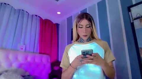 oliviahot01 online show from 25, 4, 2026