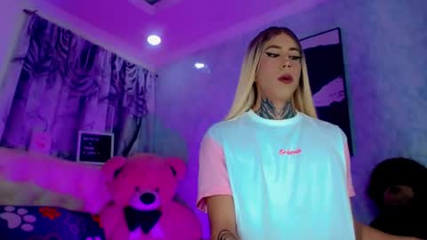 oliviahot01 online show from 28, 6, 2026