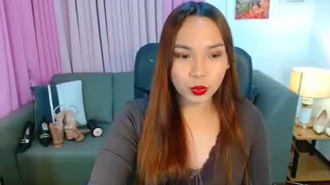 oliviahutton online show from 8, 5, 2026