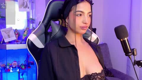 Olivia Mcneill  online show from 7, 3, 2025