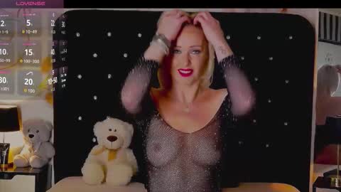 Snapshot of oliviashaw22 chatting on 14, 1, 2026 Olivia online show from 14, 1, 2026