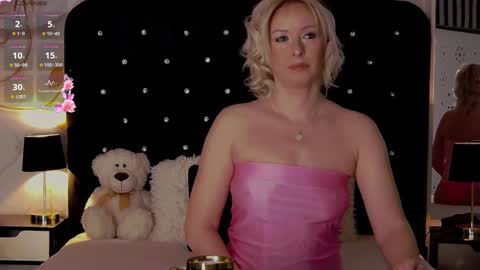 Snapshot of oliviashaw23 chatting on 9, 1, 2025 Olivia online show from 9, 1, 2025