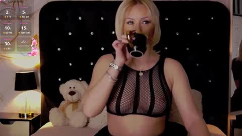 Snapshot of oliviashaw23 chatting on 23, 1, 2025 Olivia online show from 23, 1, 2025