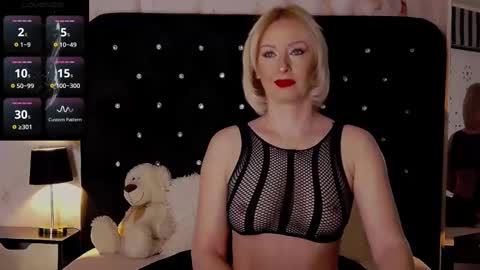 Snapshot of oliviashaw23 chatting on 21, 2, 2025 Olivia online show from 21, 2, 2025