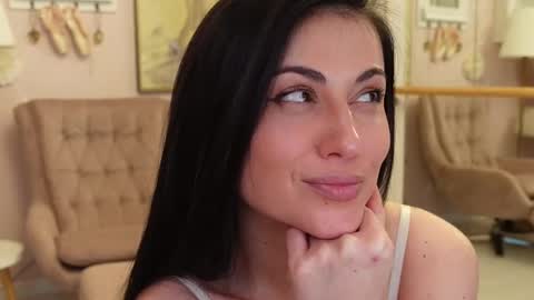 Snapshot of oliviasway chatting on 28, 2, 2025 OliviaSway online show from 28, 2, 2025