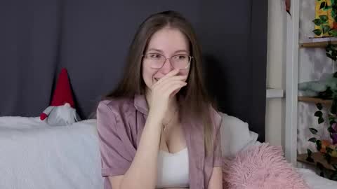 Snapshot of oliviavele chatting on 6, 1, 2026 Kylie online show from 6, 1, 2026