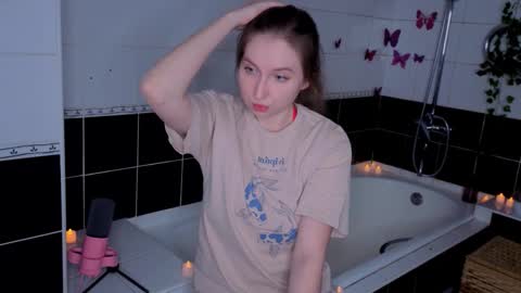 Snapshot of oliviavele chatting on 18, 1, 2026 Kylie online show from 18, 1, 2026