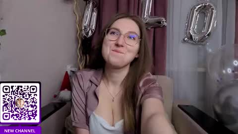 Snapshot of oliviavele chatting on 16, 2, 2026 Kylie online show from 16, 2, 2026