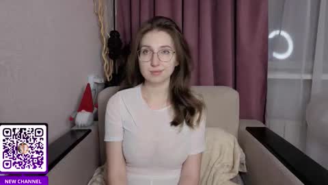 Snapshot of oliviavele chatting on 5, 3, 2026 Kylie online show from 5, 3, 2026