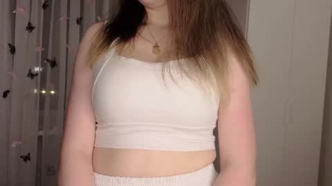 Snapshot of oliviavele chatting on 9, 3, 2026 Kylie online show from 9, 3, 2026