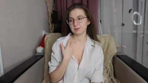 Snapshot of oliviavele chatting on 15, 3, 2026 Kylie online show from 15, 3, 2026