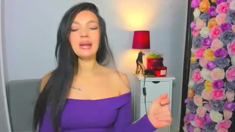 OliviaWomen online show from 15, 11, 2025