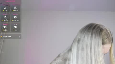 Snapshot of olliebelle chatting on 23, 11, 2025 olliebelle online show from 23, 11, 2025