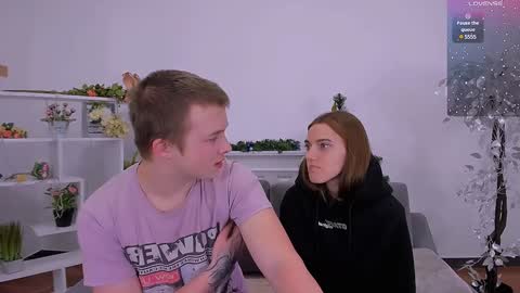 Snapshot of ollistiw chatting on 8, 12, 2024 Olli and Stiw online show from 8, 12, 2024