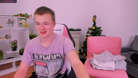 Snapshot of ollistiw chatting on 19, 12, 2024 Olli and Stiw online show from 19, 12, 2024