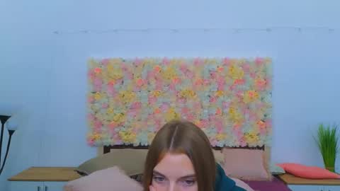 Snapshot of ollistiw chatting on 9, 9, 2025 Olli and Stiw online show from 9, 9, 2025