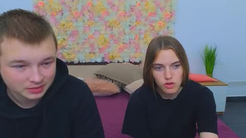 Snapshot of ollistiw chatting on 12, 9, 2025 Olli and Stiw online show from 12, 9, 2025