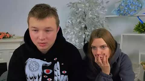 Snapshot of ollistiw chatting on 6, 11, 2025 Olli and Stiw online show from 6, 11, 2025